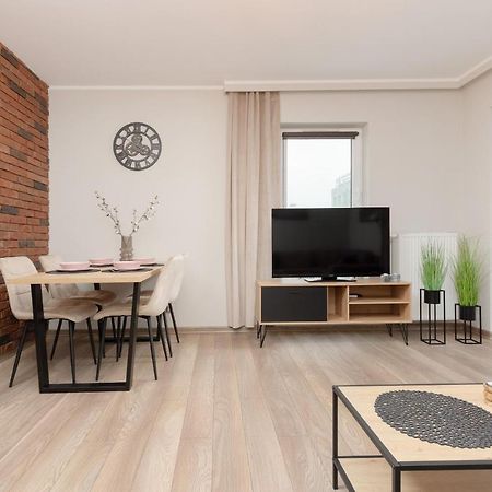 Modern One Bedroom Apartment With Parking In Lodz By Renters Prestige エクステリア 写真