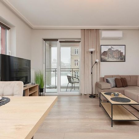Modern One Bedroom Apartment With Parking In Lodz By Renters Prestige エクステリア 写真