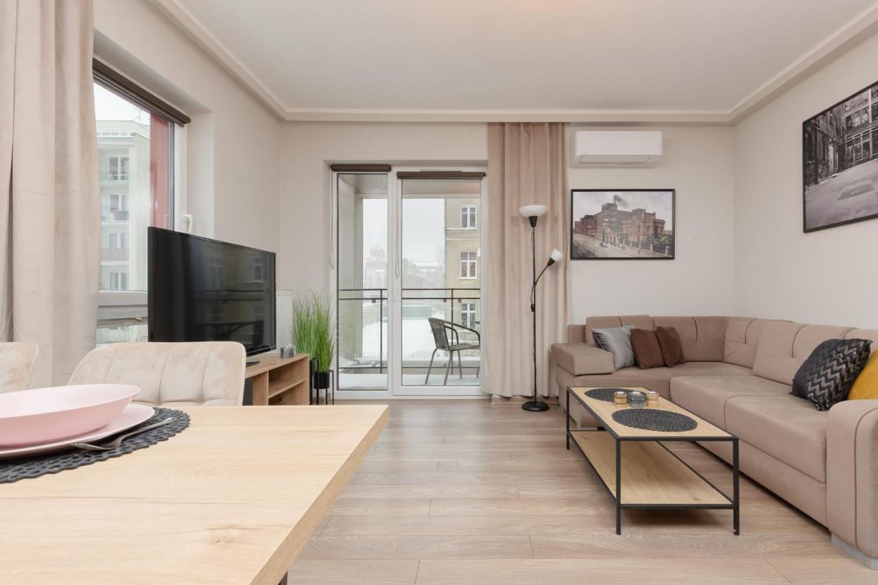 Modern One Bedroom Apartment With Parking In Lodz By Renters Prestige エクステリア 写真