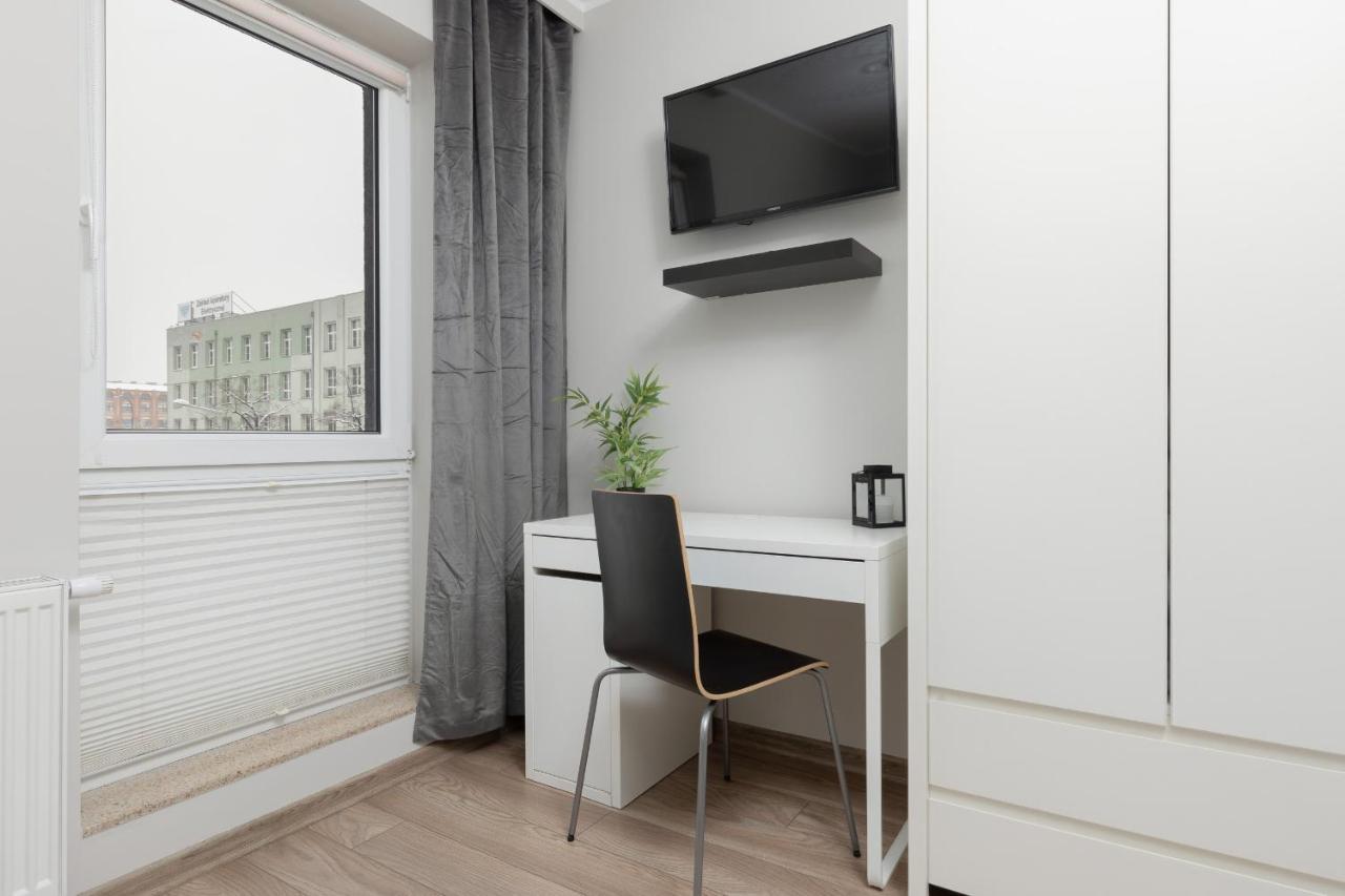 Modern One Bedroom Apartment With Parking In Lodz By Renters Prestige エクステリア 写真
