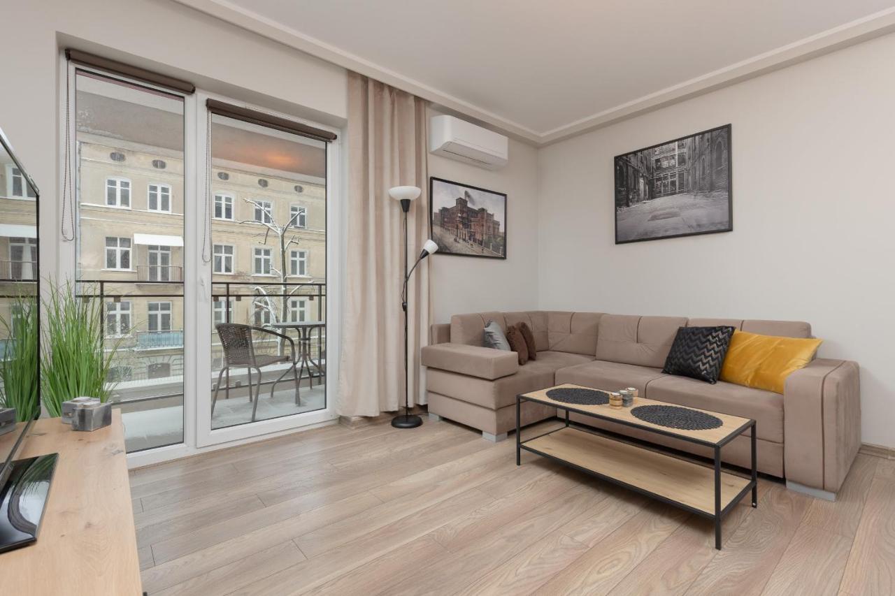 Modern One Bedroom Apartment With Parking In Lodz By Renters Prestige エクステリア 写真