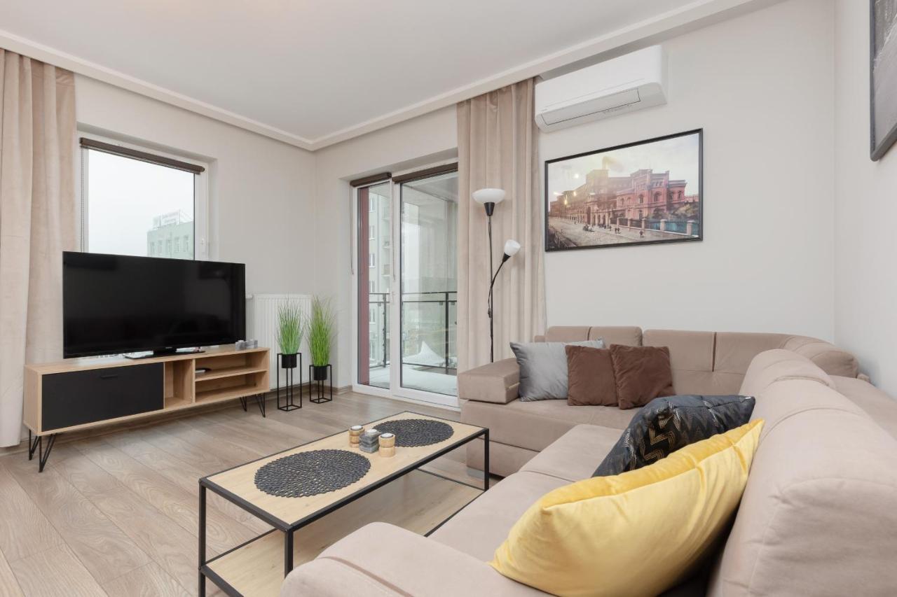 Modern One Bedroom Apartment With Parking In Lodz By Renters Prestige エクステリア 写真