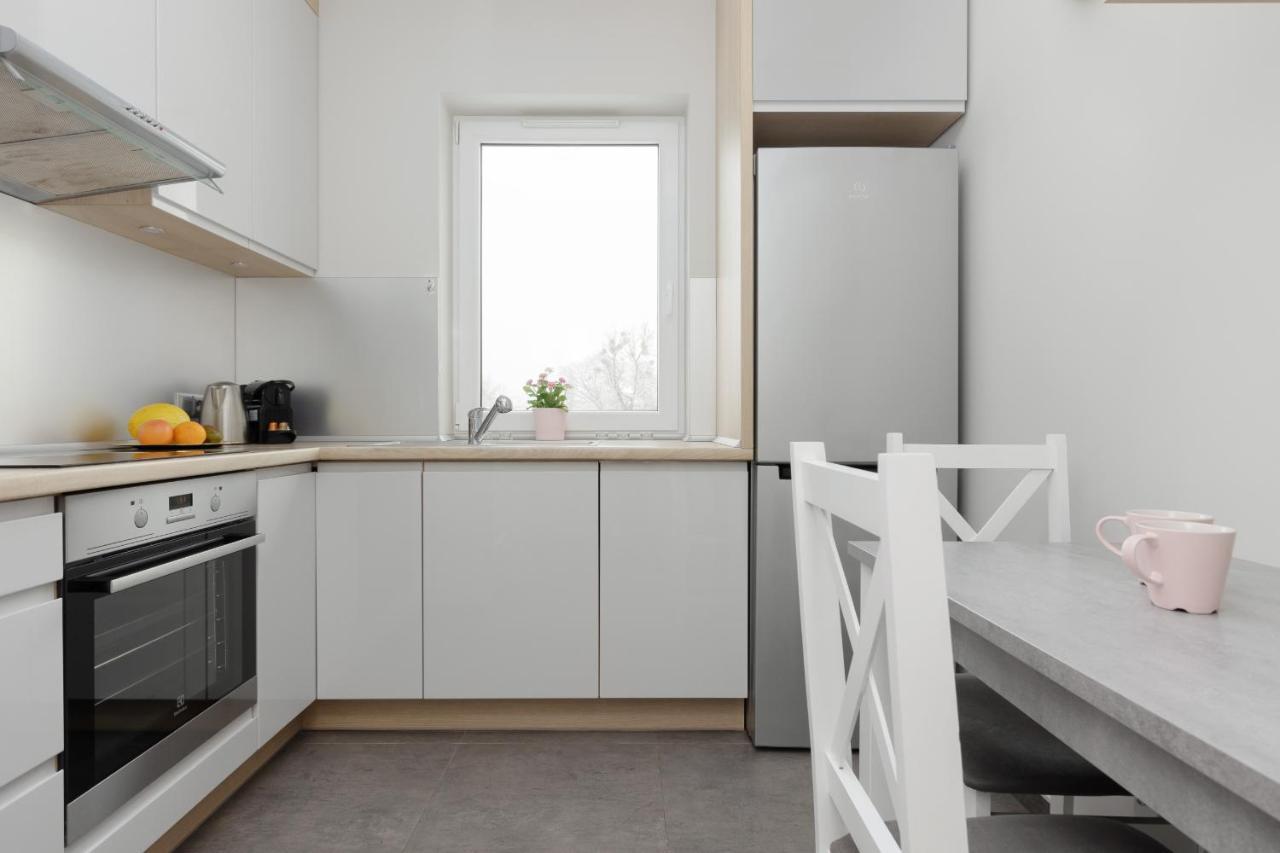 Modern One Bedroom Apartment With Parking In Lodz By Renters Prestige エクステリア 写真