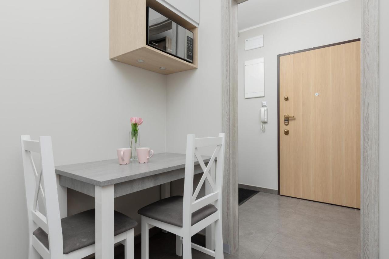 Modern One Bedroom Apartment With Parking In Lodz By Renters Prestige エクステリア 写真